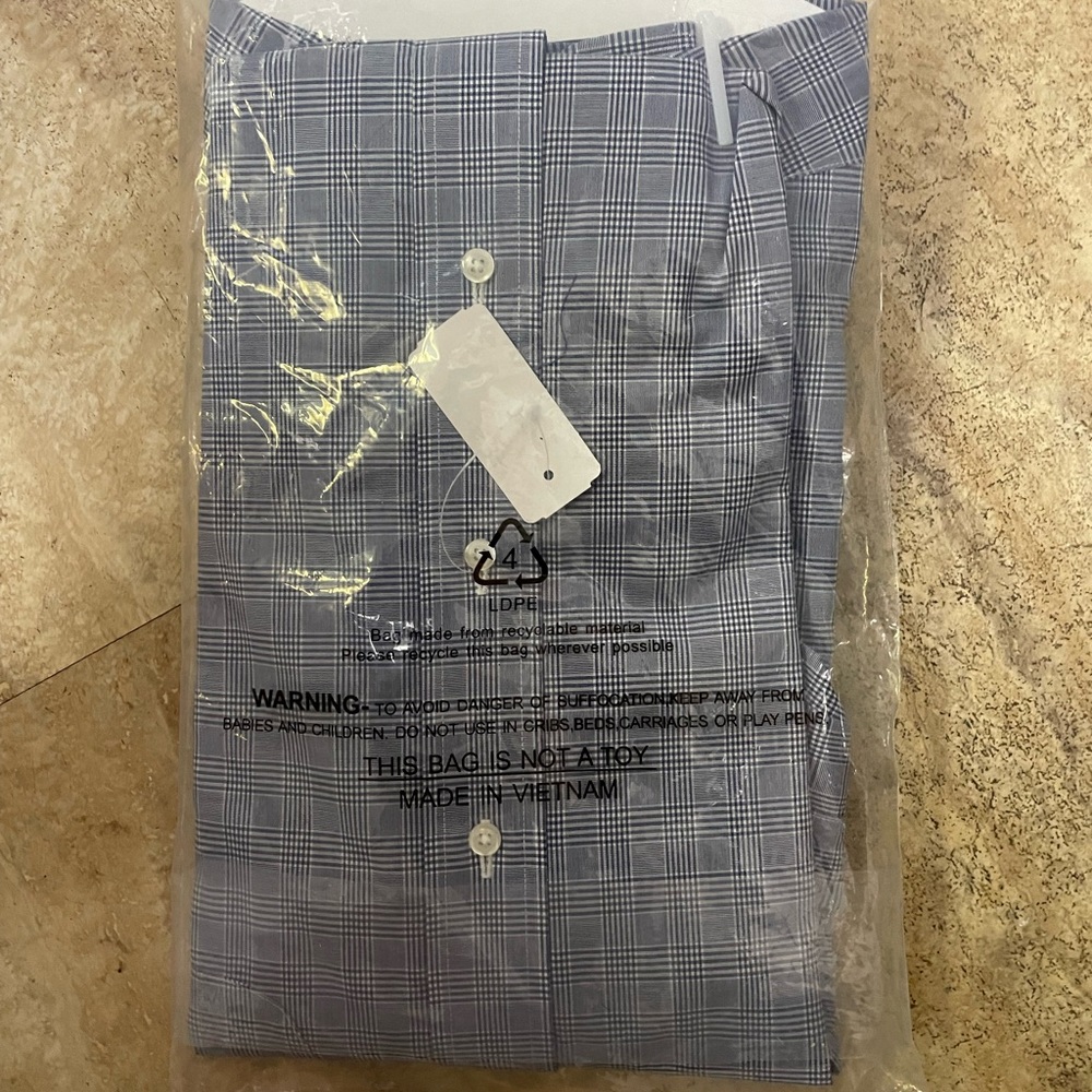 NWT Paul Fredrick Men’s Dress Shirt with button down collar!!! - Picture 4 of 5